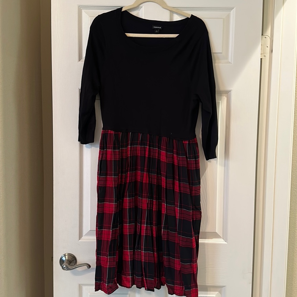 torrid black and red plaid quarter sleeve dress
